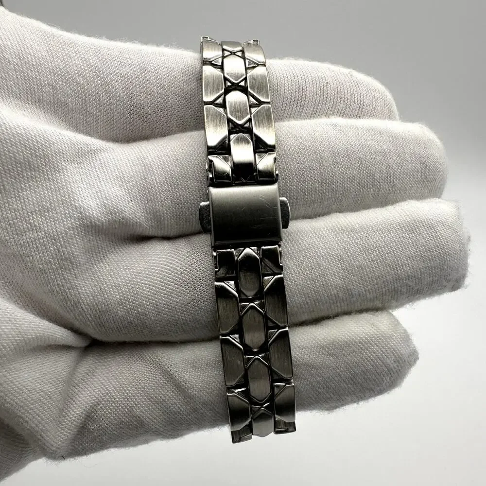 Jaclyn Smith Women's Quartz Date Watch Silver Bracelet Brown Dial